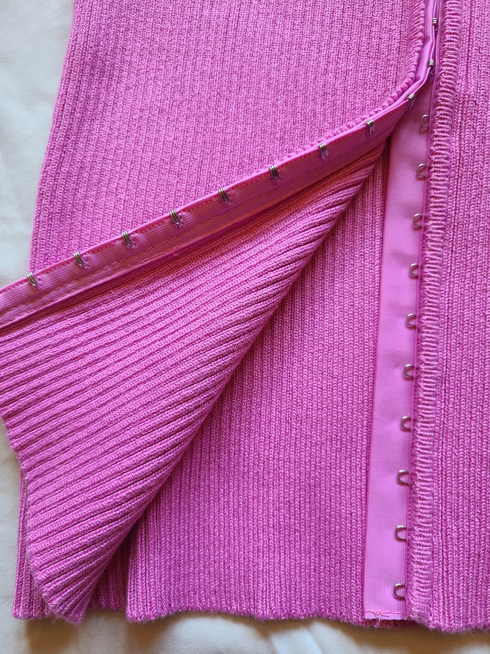 Signature8 Sleek Lavender-Pink Ribbed Midi Dress - Picture 2 of 3